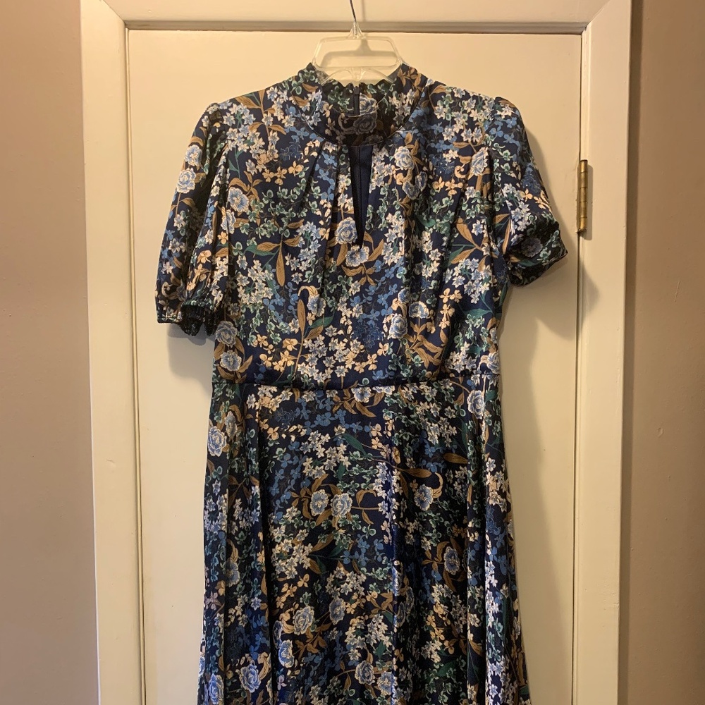 Maggy London Silk Dress Size 12 navy floral
